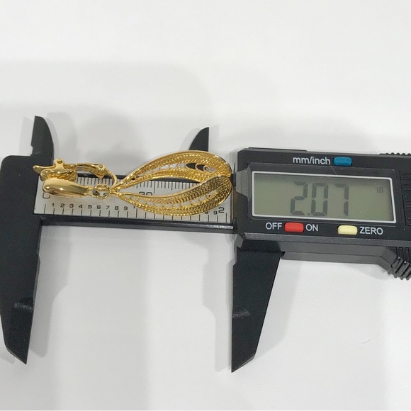 Vintage Trifari Gold Toned Filigree Earrings Clip On Dangle Drop Estate Large 2" - Picture 13 of 14